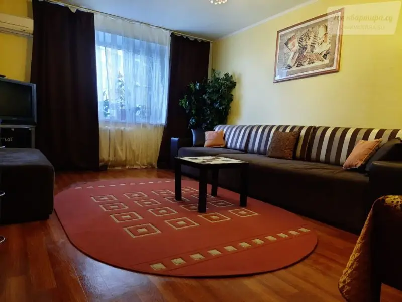 проспект Космонавтов, 10