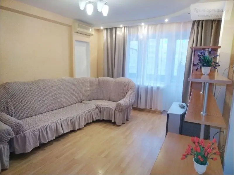 Молодогвардейская улица, 215