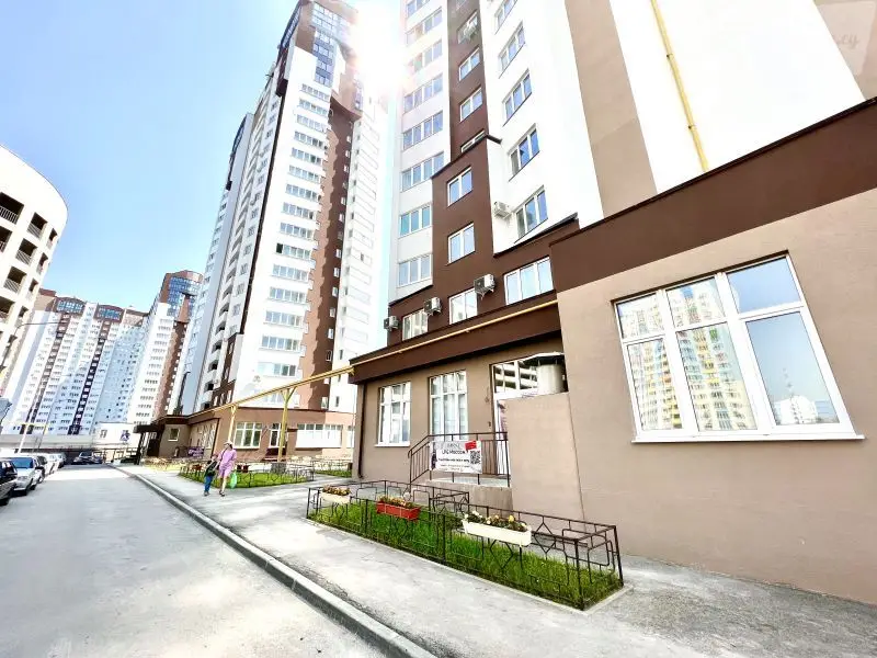 проспект Карла Маркса, 242