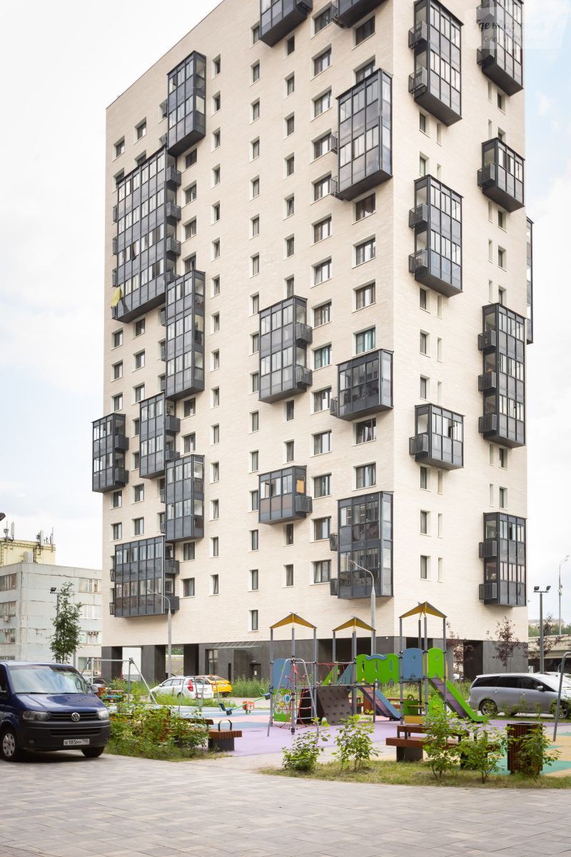 Путейская улица, 2